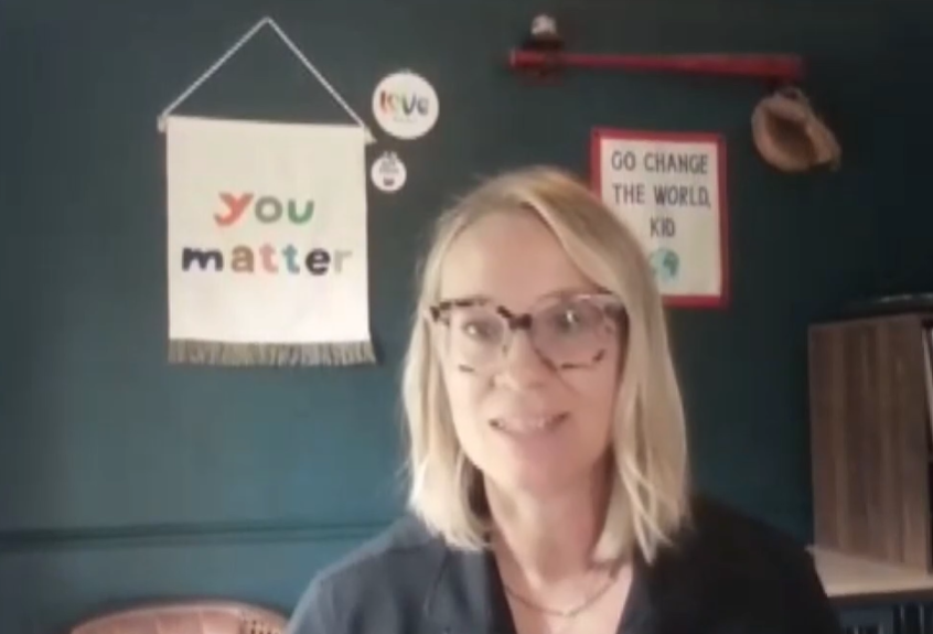 Amanda Oberhouse, oo ah lataliye dugsi dhexe oo ka tirsan Ohio Virtual Academy